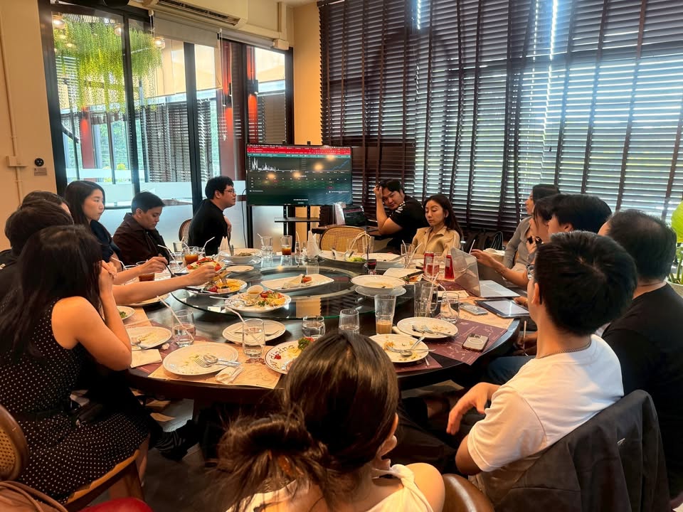 Flow's Table community moment from 31 Oct 2025
