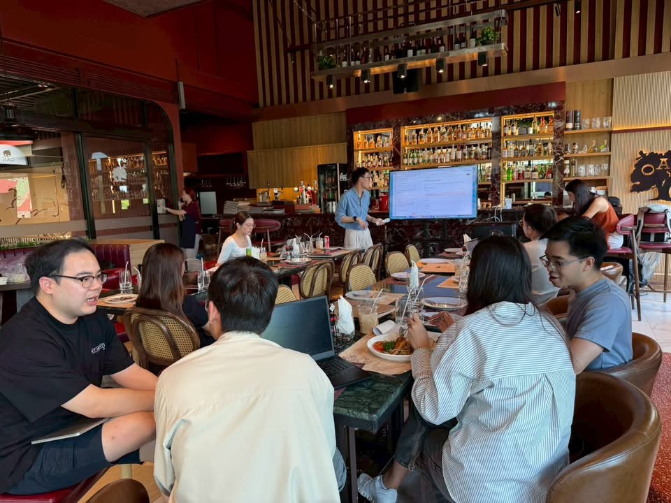 Flow's Table community moment from 06 May 2026