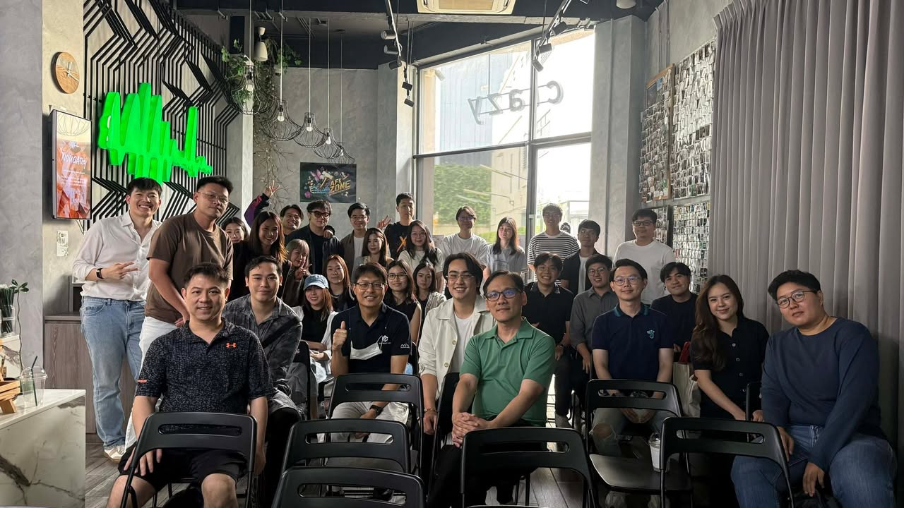Flow's Table community moment from 13 May 2026